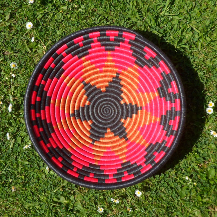 Red and black star bowl
