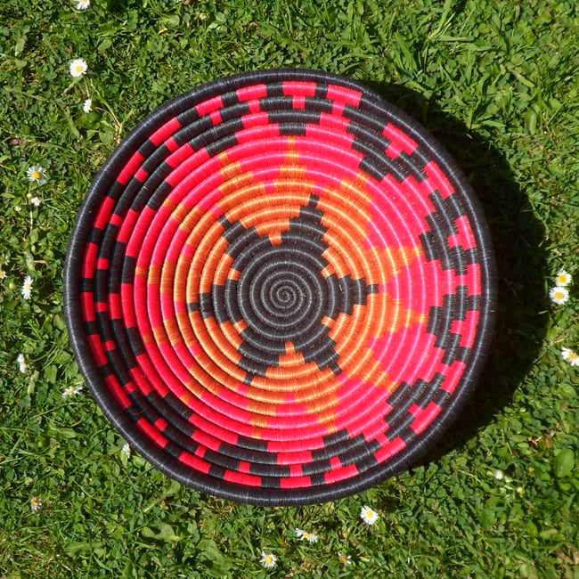 Red and black star bowl