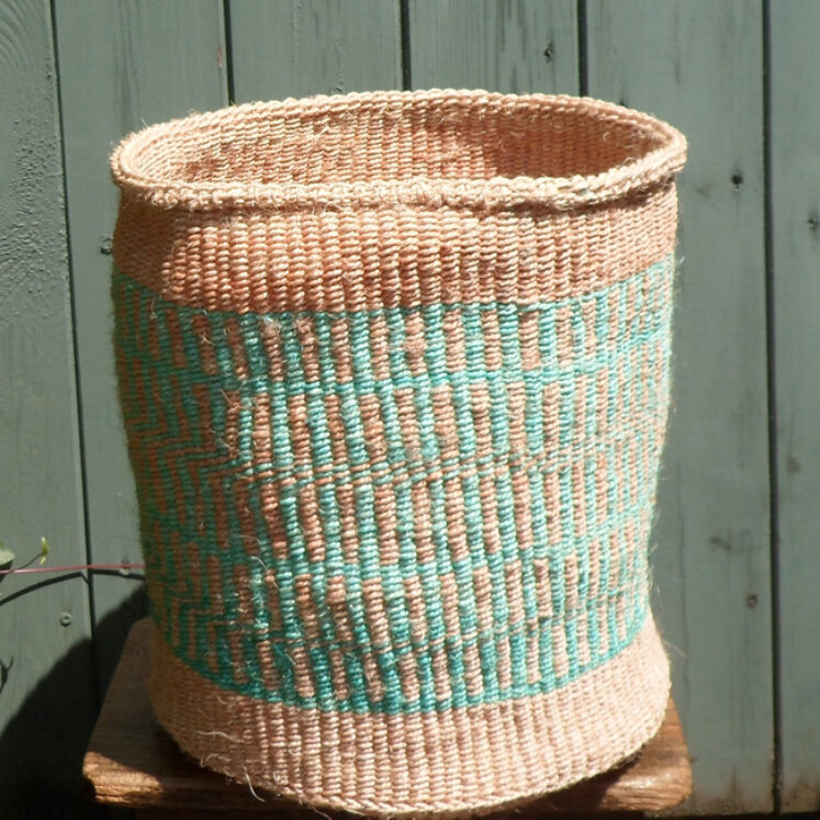 Large sisal basket L10